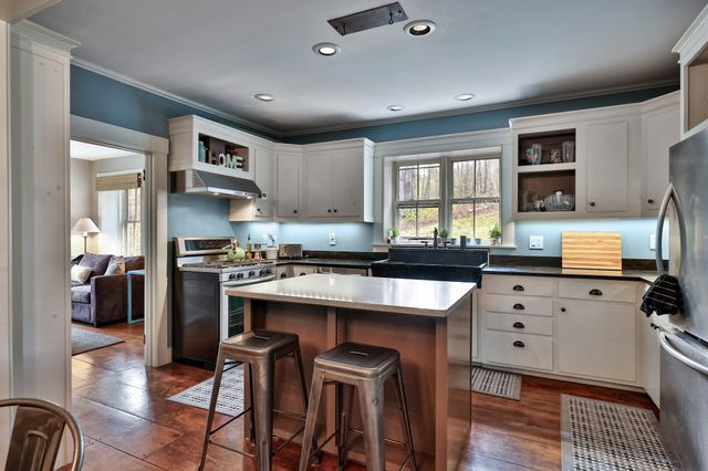 76 Goldthwaite Road, Chester, VT 05143