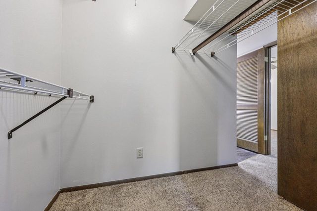 1657 S Carriage LANE, New Berlin, WI 53151