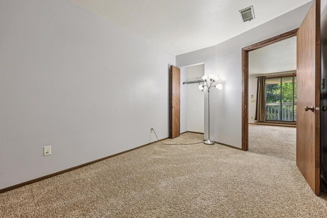 1657 S Carriage LANE, New Berlin, WI 53151