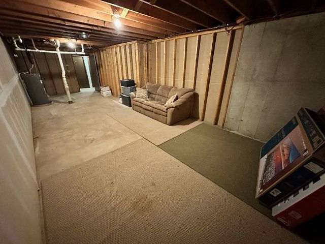 1657 S Carriage LANE, New Berlin, WI 53151