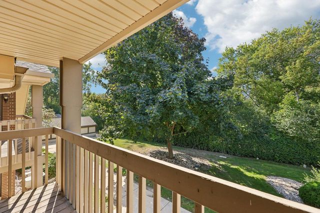 1657 S Carriage LANE, New Berlin, WI 53151