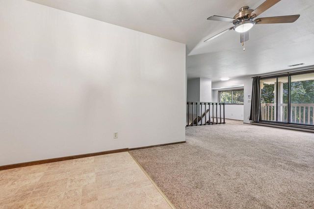 1657 S Carriage LANE, New Berlin, WI 53151