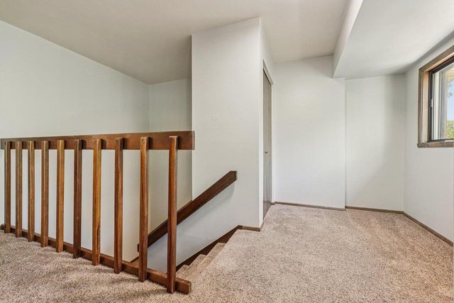 1657 S Carriage LANE, New Berlin, WI 53151