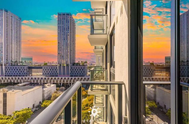 11 NE 6th St 1606, Miami, FL 33132