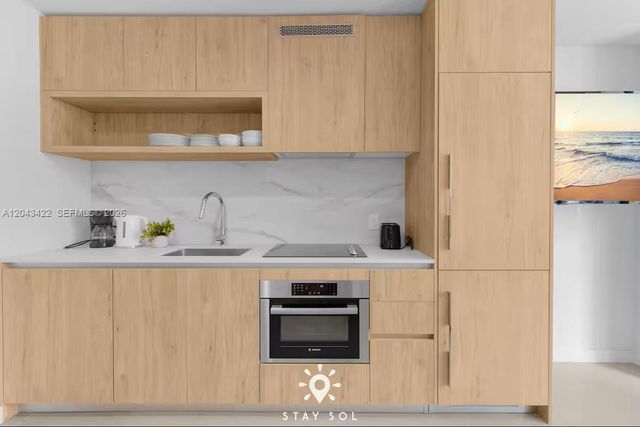 11 NE 6th St 1606, Miami, FL 33132