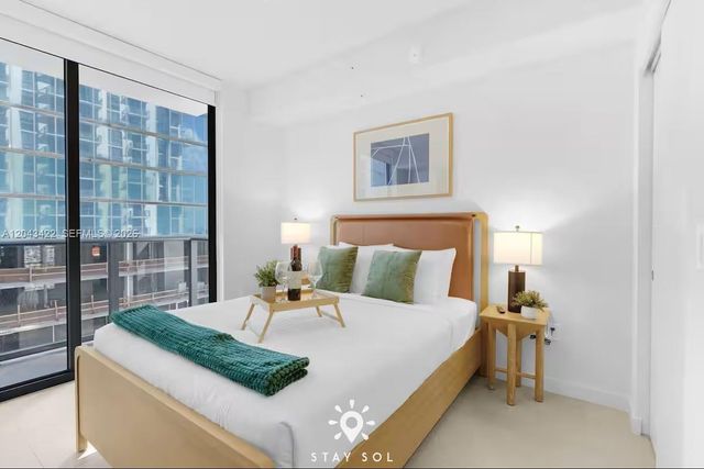 11 NE 6th St 1606, Miami, FL 33132