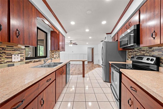 2440 CRANE COURT, St Cloud, FL 34771
