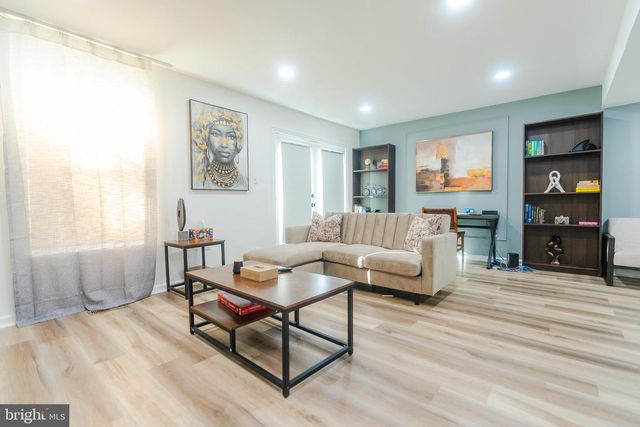 8922 CONGRESS PL, Landover, MD 20785