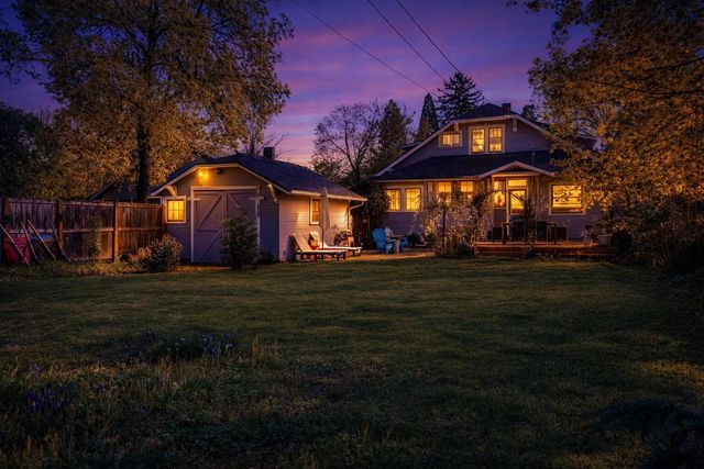 821 Minnesota Avenue, Medford, OR 97504