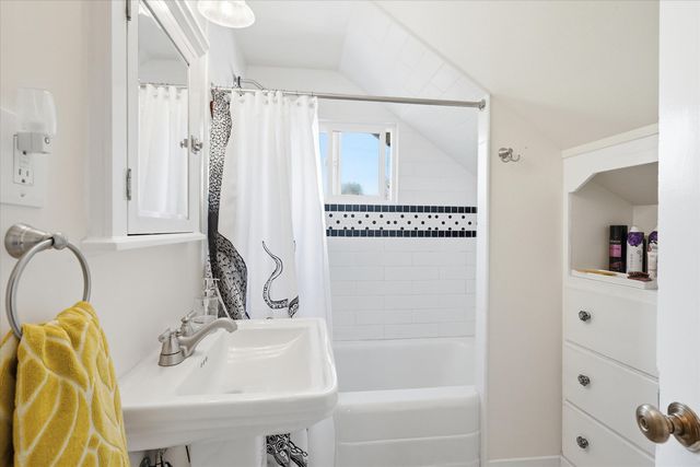 821 Minnesota Avenue, Medford, OR 97504