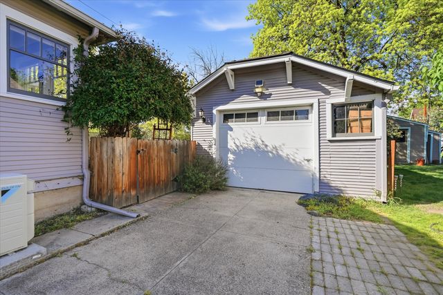 821 Minnesota Avenue, Medford, OR 97504