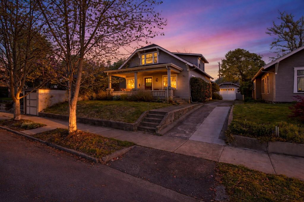 821 Minnesota Avenue, Medford, OR 97504