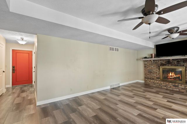 5018 S 53rd Street, Omaha, NE 68117