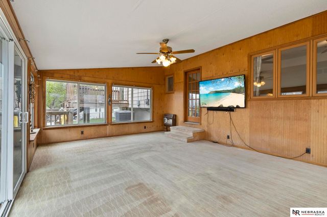 5018 S 53rd Street, Omaha, NE 68117