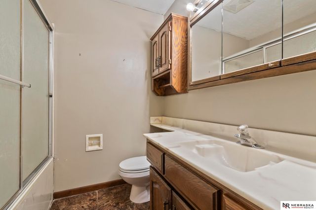 5018 S 53rd Street, Omaha, NE 68117