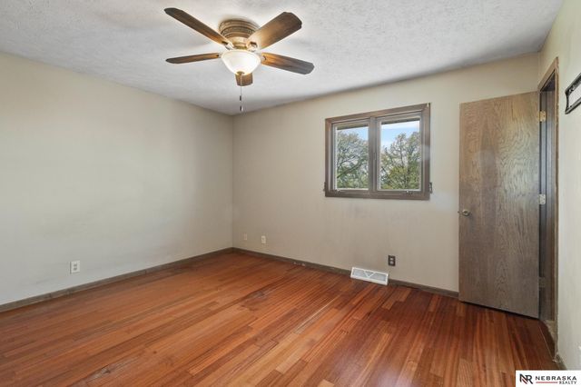 5018 S 53rd Street, Omaha, NE 68117