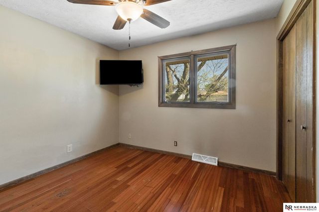 5018 S 53rd Street, Omaha, NE 68117