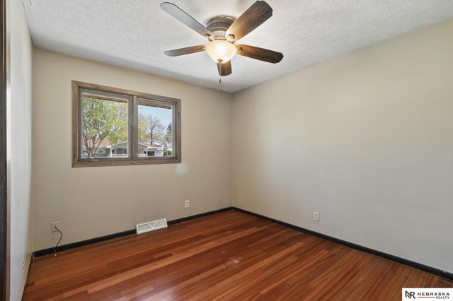 5018 S 53rd Street, Omaha, NE 68117