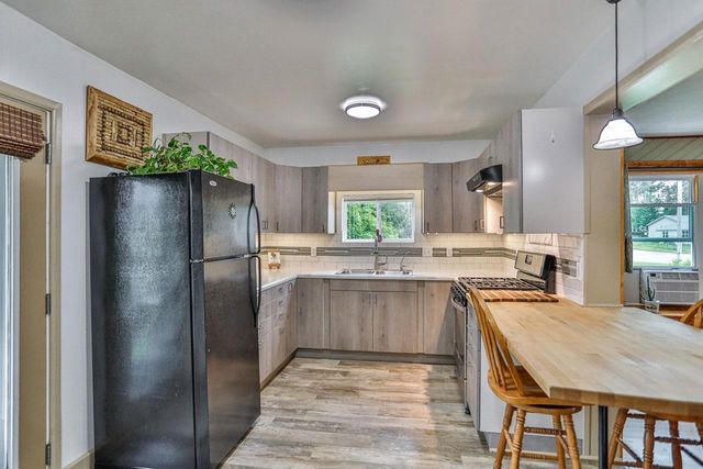 406 FLINT AVENUE, Mattoon, WI 54450