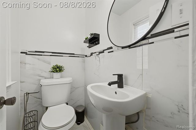 237 S Denwood Street, Dearborn, MI 48124
