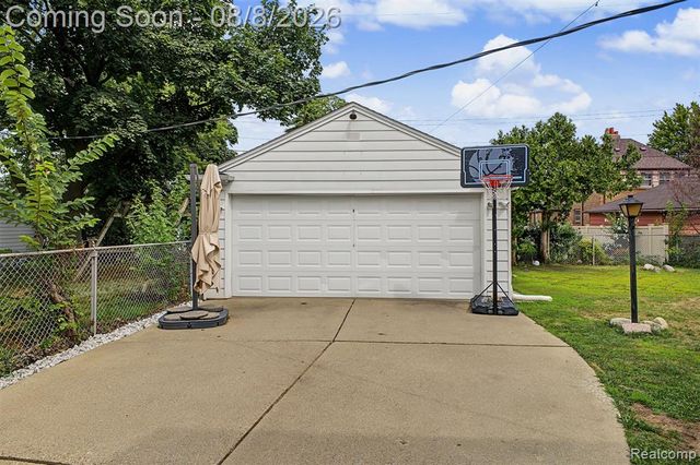 237 S Denwood Street, Dearborn, MI 48124
