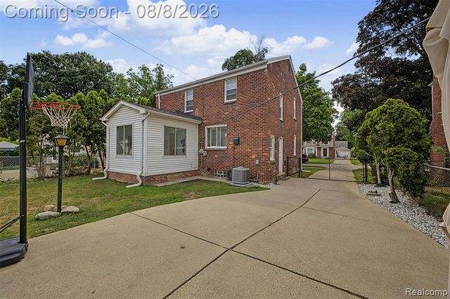 237 S Denwood Street, Dearborn, MI 48124