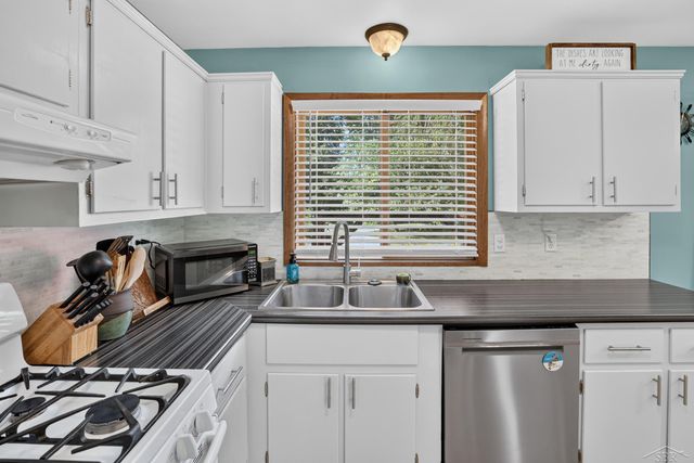 2112 HillGrove Parkway, Midland, MI 48642