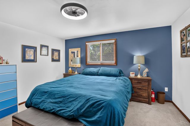 2112 HillGrove Parkway, Midland, MI 48642