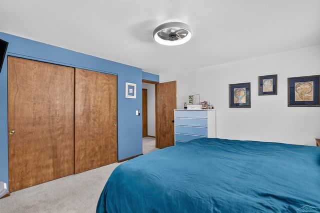 2112 HillGrove Parkway, Midland, MI 48642