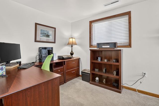 2112 HillGrove Parkway, Midland, MI 48642