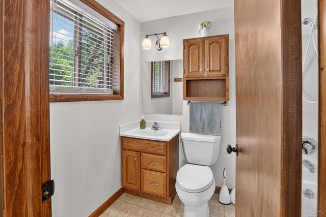 2112 HillGrove Parkway, Midland, MI 48642