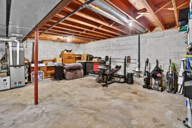 2112 HillGrove Parkway, Midland, MI 48642