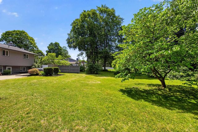 2112 HillGrove Parkway, Midland, MI 48642