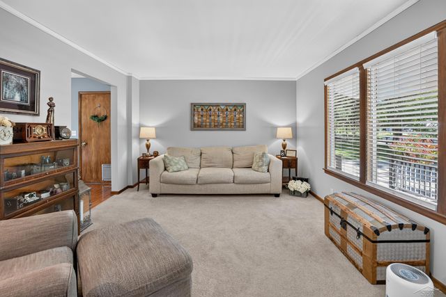 2112 HillGrove Parkway, Midland, MI 48642