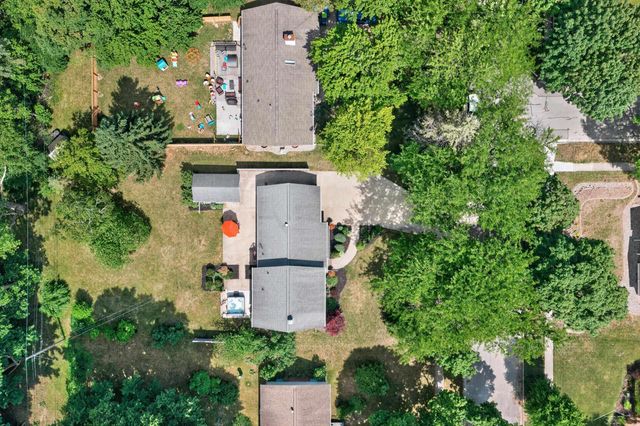 2112 HillGrove Parkway, Midland, MI 48642