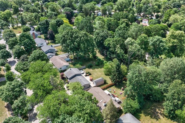 2112 HillGrove Parkway, Midland, MI 48642