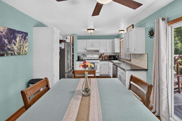 2112 HillGrove Parkway, Midland, MI 48642