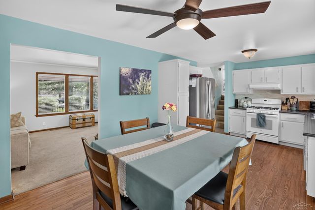 2112 HillGrove Parkway, Midland, MI 48642