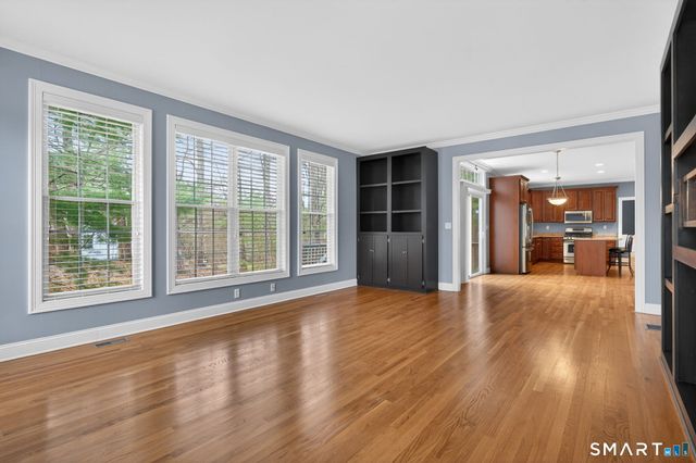 5 Fenwick Drive, Avon, CT 06001