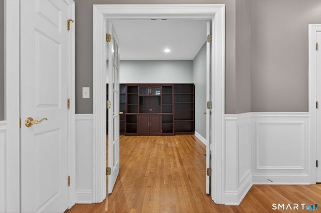 5 Fenwick Drive, Avon, CT 06001
