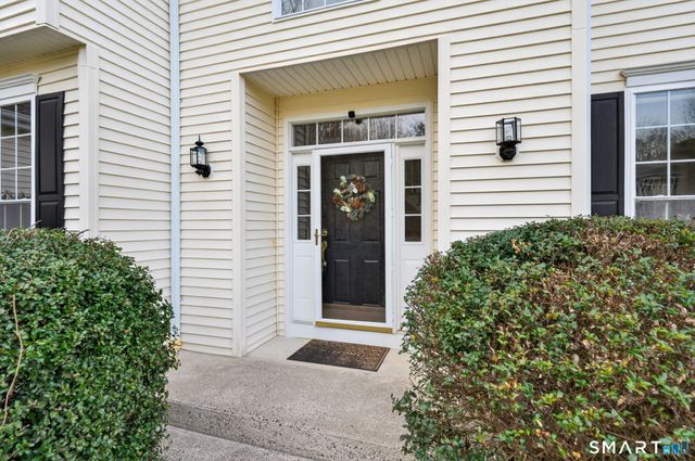 5 Fenwick Drive, Avon, CT 06001