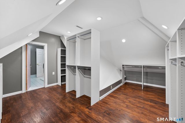5 Fenwick Drive, Avon, CT 06001