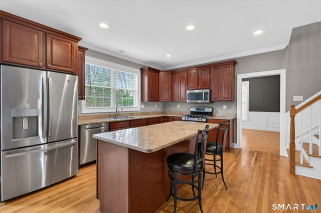 5 Fenwick Drive, Avon, CT 06001