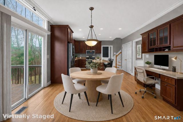 5 Fenwick Drive, Avon, CT 06001