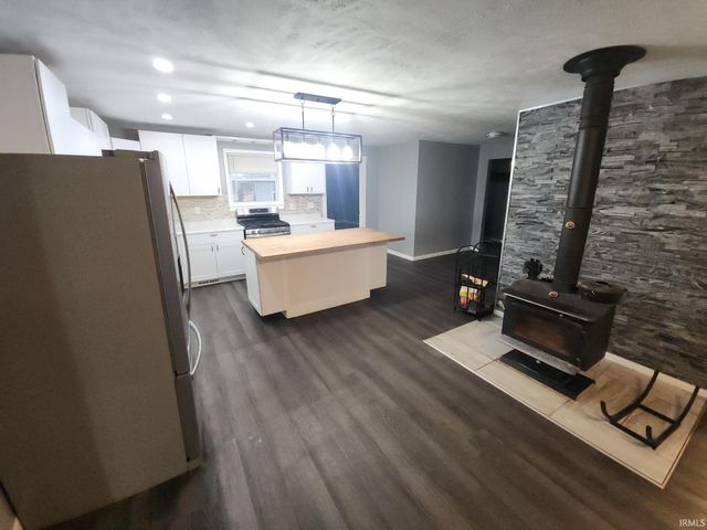 5992 N 1100 W, Royal Center, IN 46978