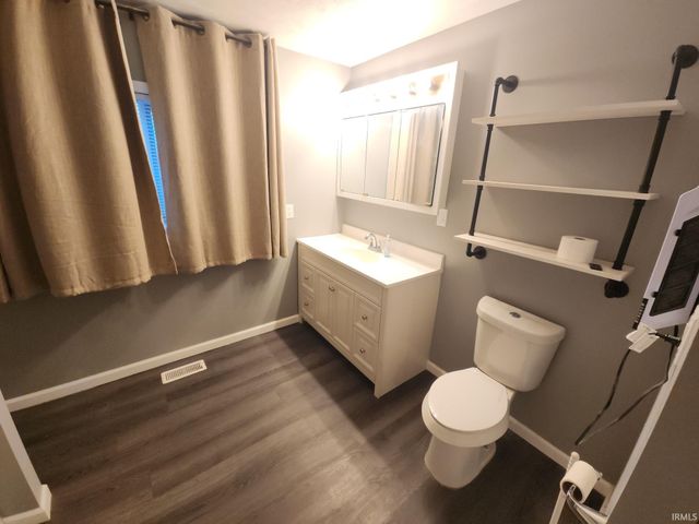 5992 N 1100 W, Royal Center, IN 46978