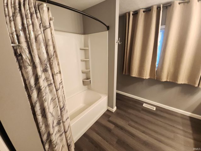 5992 N 1100 W, Royal Center, IN 46978