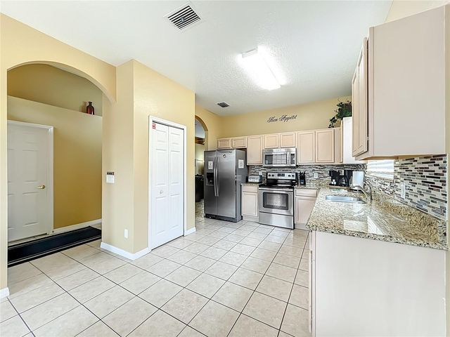 520 ORISTA DRIVE, Davenport, FL 33897