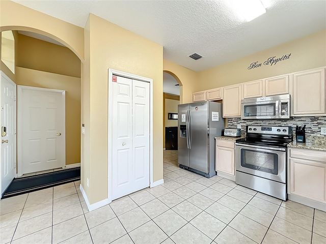 520 ORISTA DRIVE, Davenport, FL 33897