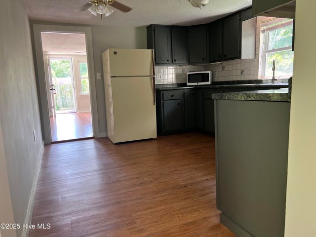 2088 Dawson Cabin Road, Jacksonville, NC 28540